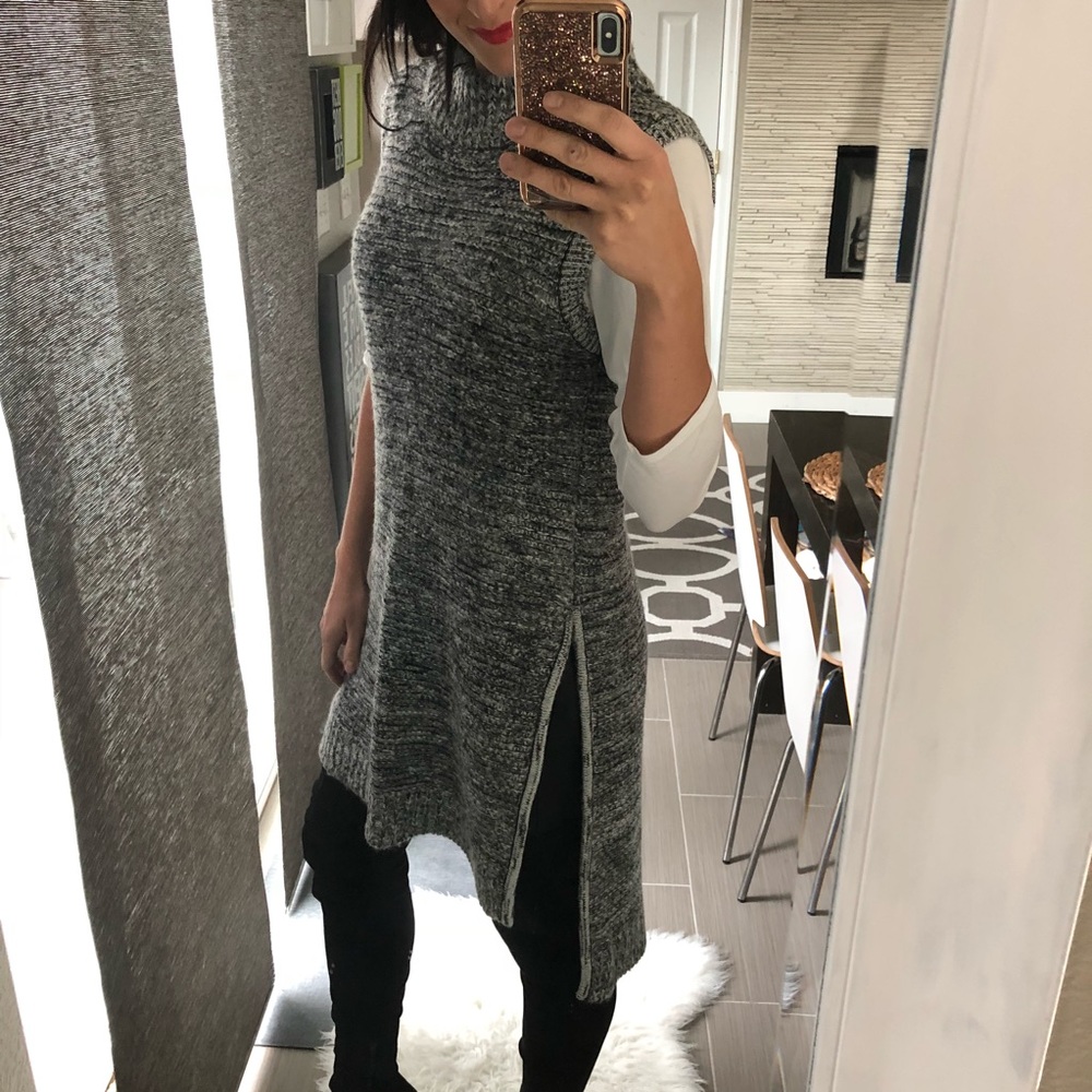 Long sleeveless sweater vest